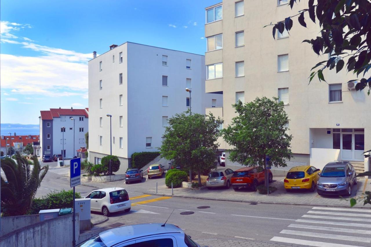 One Bedroom Apartment Terrace Parking Split Exteriör bild