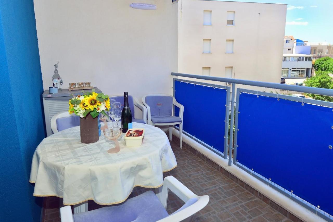 One Bedroom Apartment Terrace Parking Split Exteriör bild