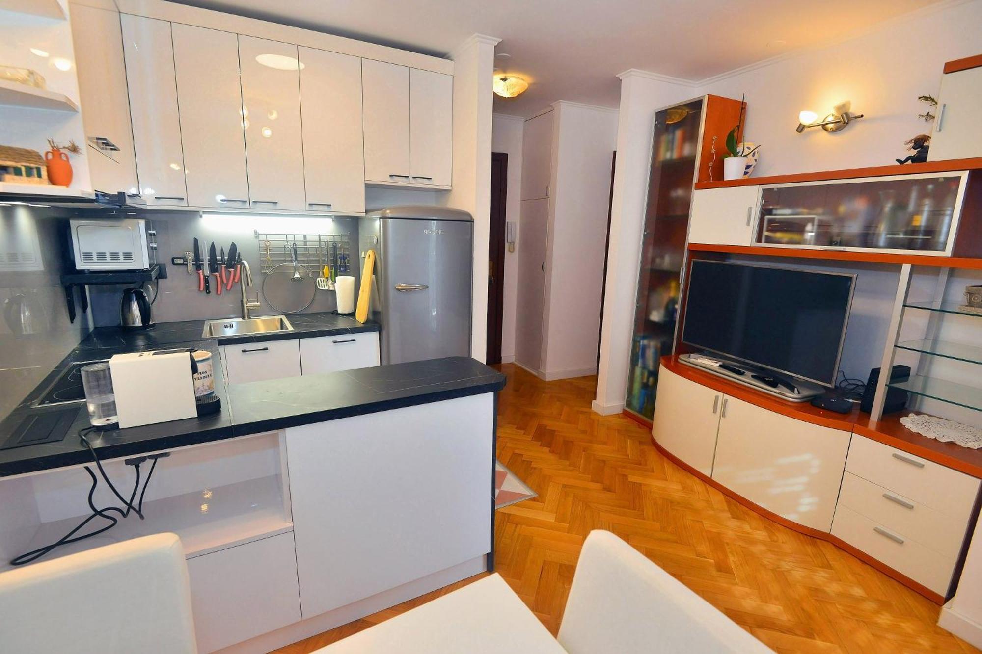 One Bedroom Apartment Terrace Parking Split Exteriör bild